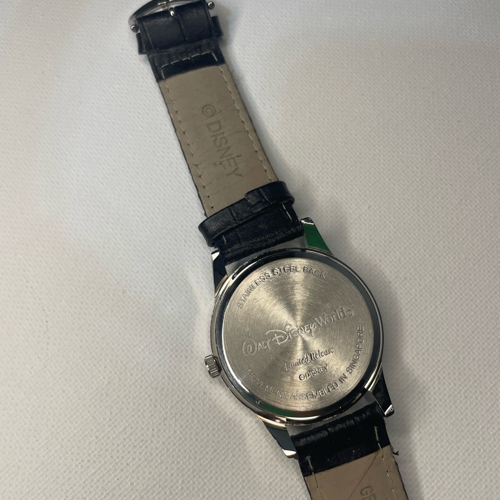 Vintage Disney World Limited Release‎ Mickey Mouse & Cinderella’s Castle Watch - Picture 5 of 5